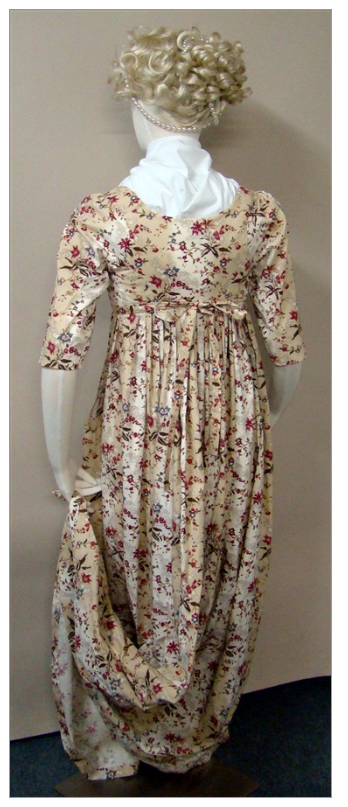 芸能人愛用 126 | Ladies' Round or Trained Gown with a High Stomacher アクセサリー