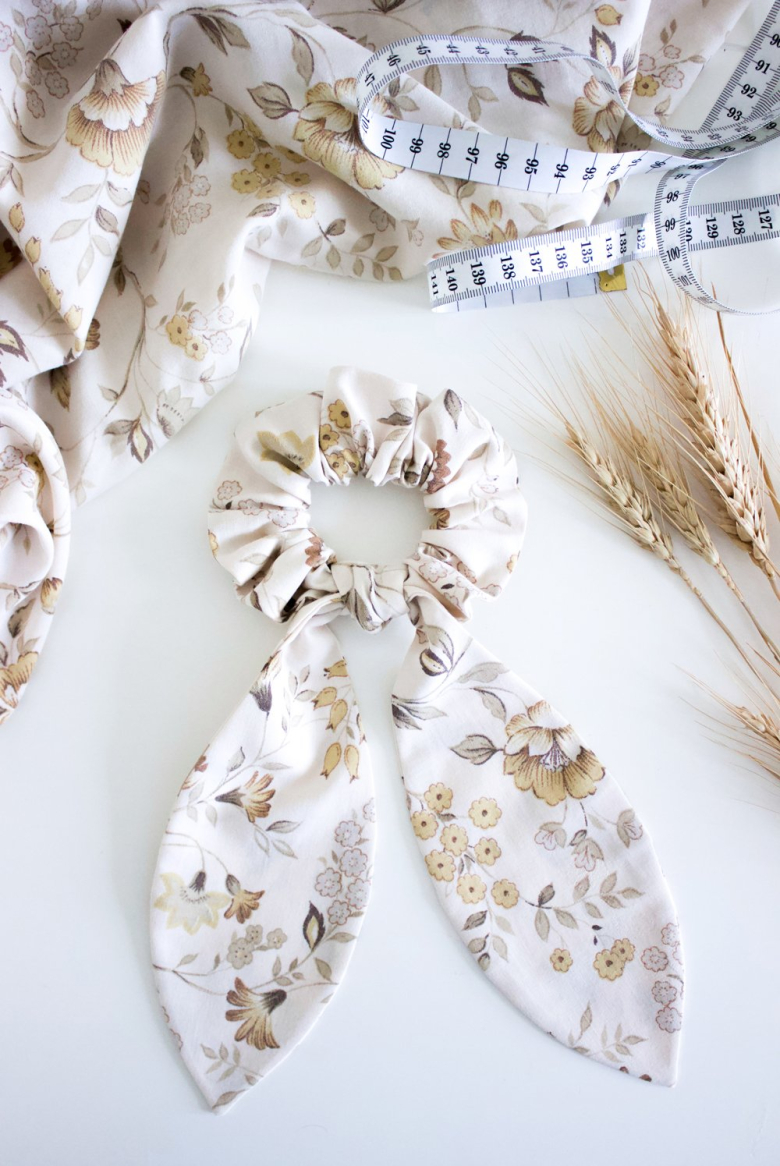 The DIY Bow Scrunchie finished