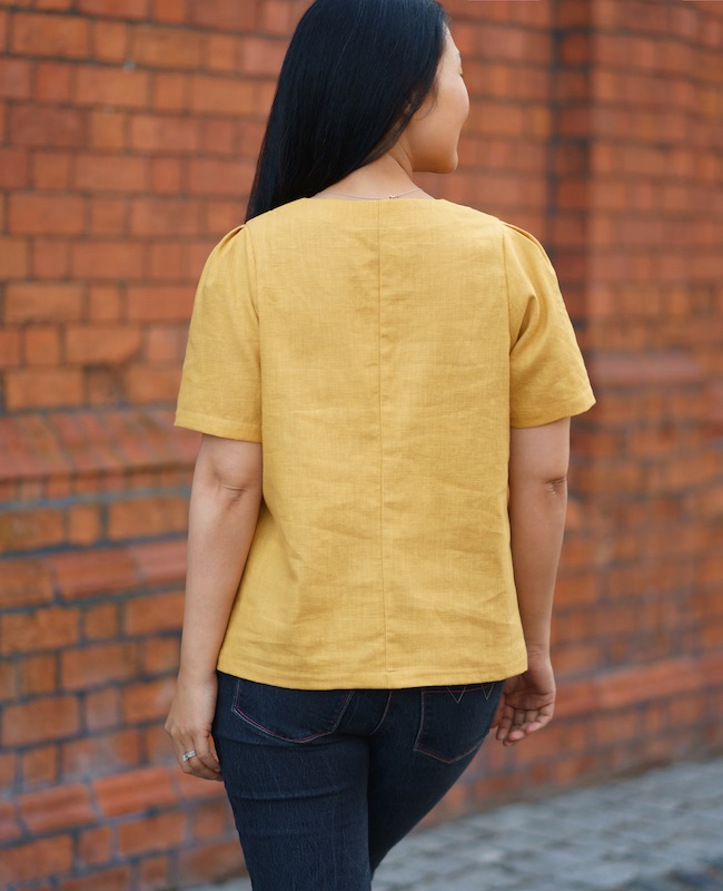 Image of the back of the short-sleeved version